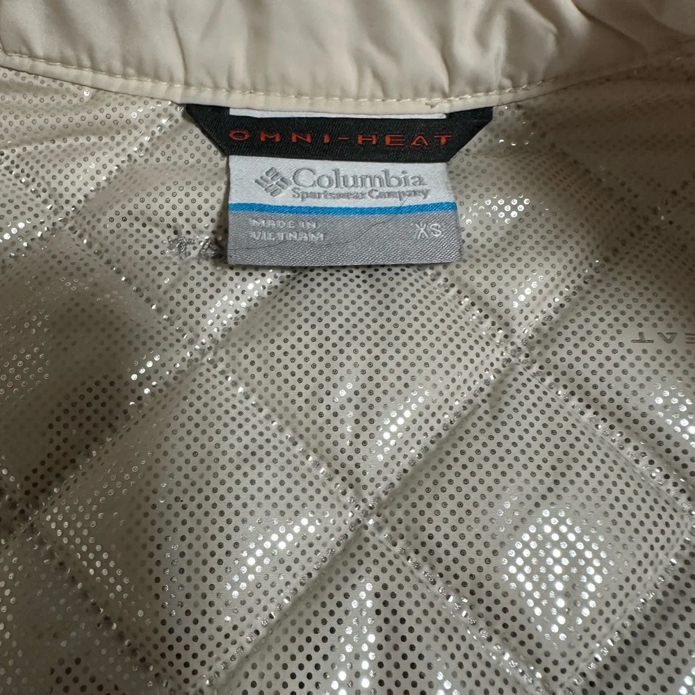 Columbia Quilted Vest in Light Beige - Picture 5 of 5